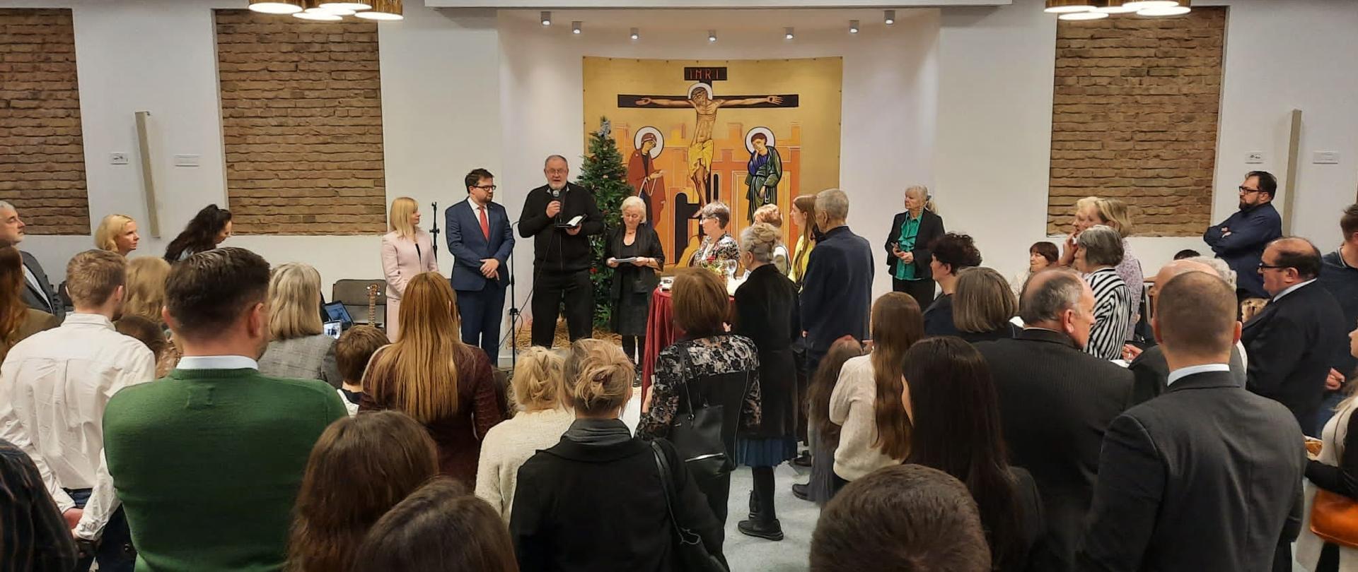 Oko 120 predstavnika poljskih zajednica i Poljaka koji žive u Srbiji prisustvovalo je tradicionalnom božićnom susretu koji je organizovala Ambasada Republike Poljske u Beogradu.