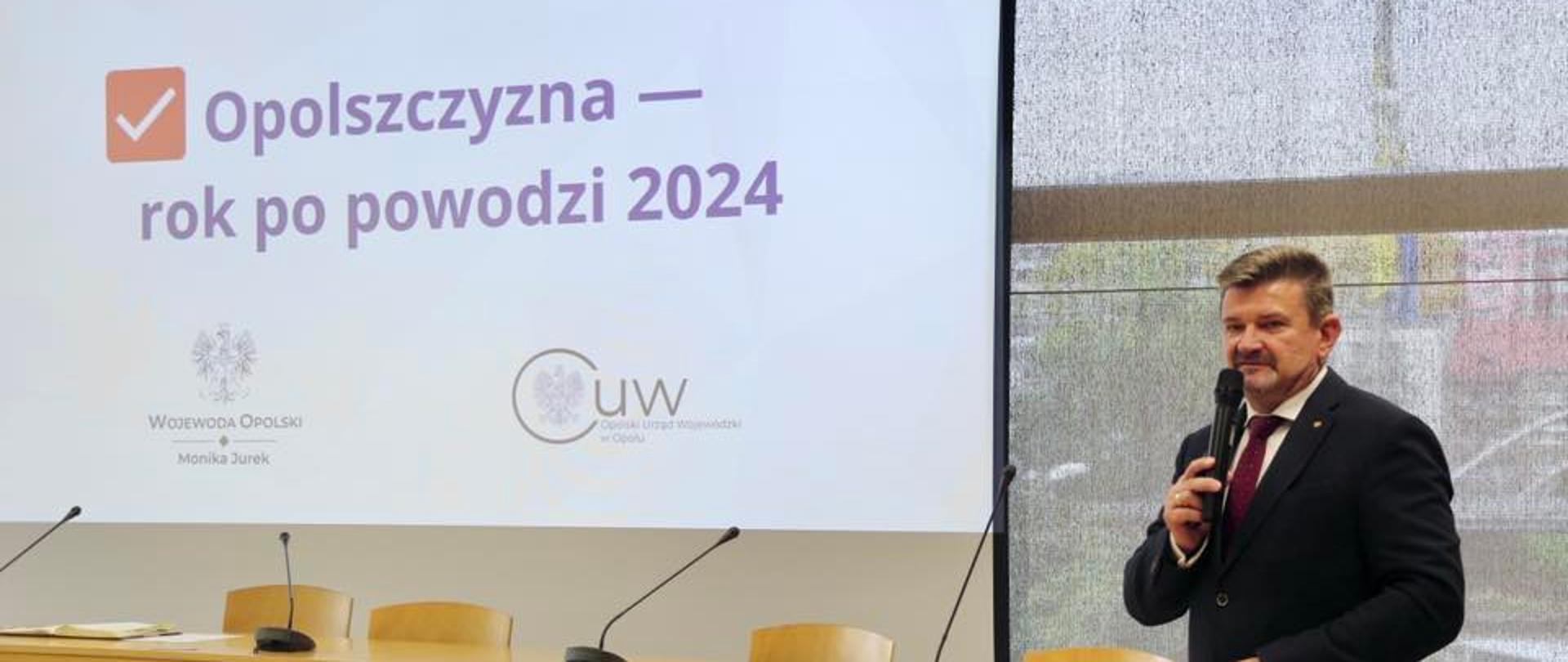 posiedzenie Wojewódzkiej Rady Dialogu Społecznego. Podczas którego podsumowano działania ratunkowe, pomocowe oraz odbudowę po zeszłorocznej powodzi.