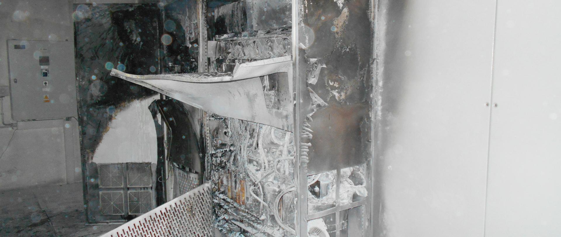 Spalony elektryczny transformator olejowy