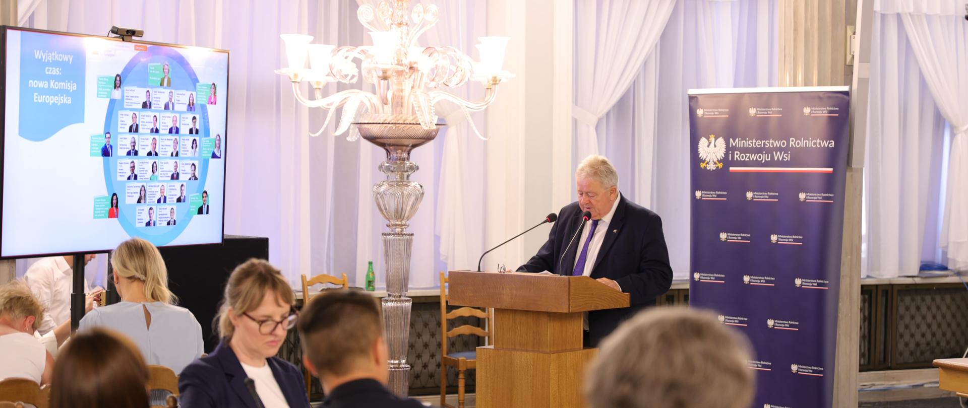 minister Czesław Siekierski