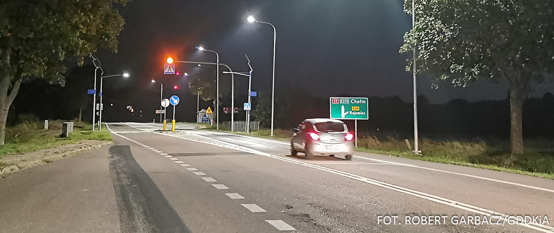 DK12, doświetlone przejście dla pieszych w Maryninie