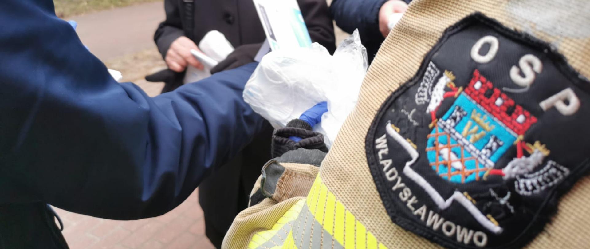 Strażacy zakończyli kolportaż ulotek informacyjnych na temat profilaktyki oraz szczepień przeciwko COVID-19