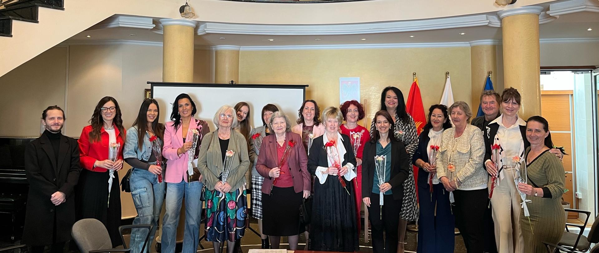 Zdjęcie grupowe członków Stowarzyszenia Polaków w Czarnogórze