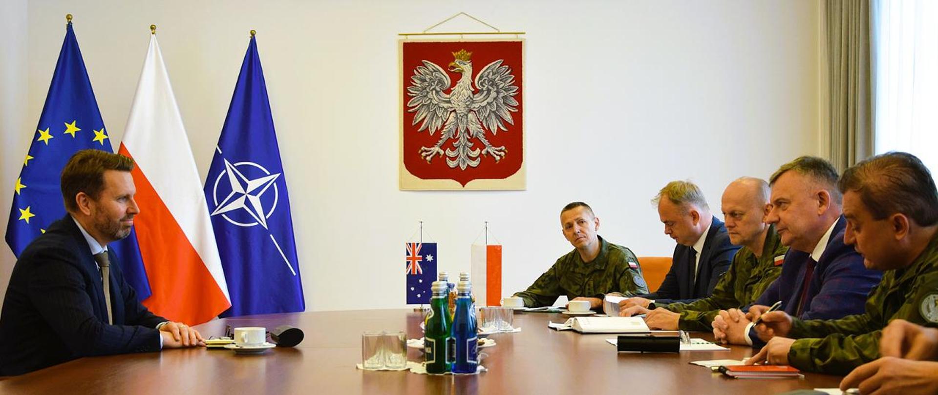 W wtorek, 2 lipca, Sekretarz Stanu w Ministerstwie Obrony Narodowej Paweł Bejda gościł Ambasadora Australii w Polsce, Benjamina Alberta Hayesa.
