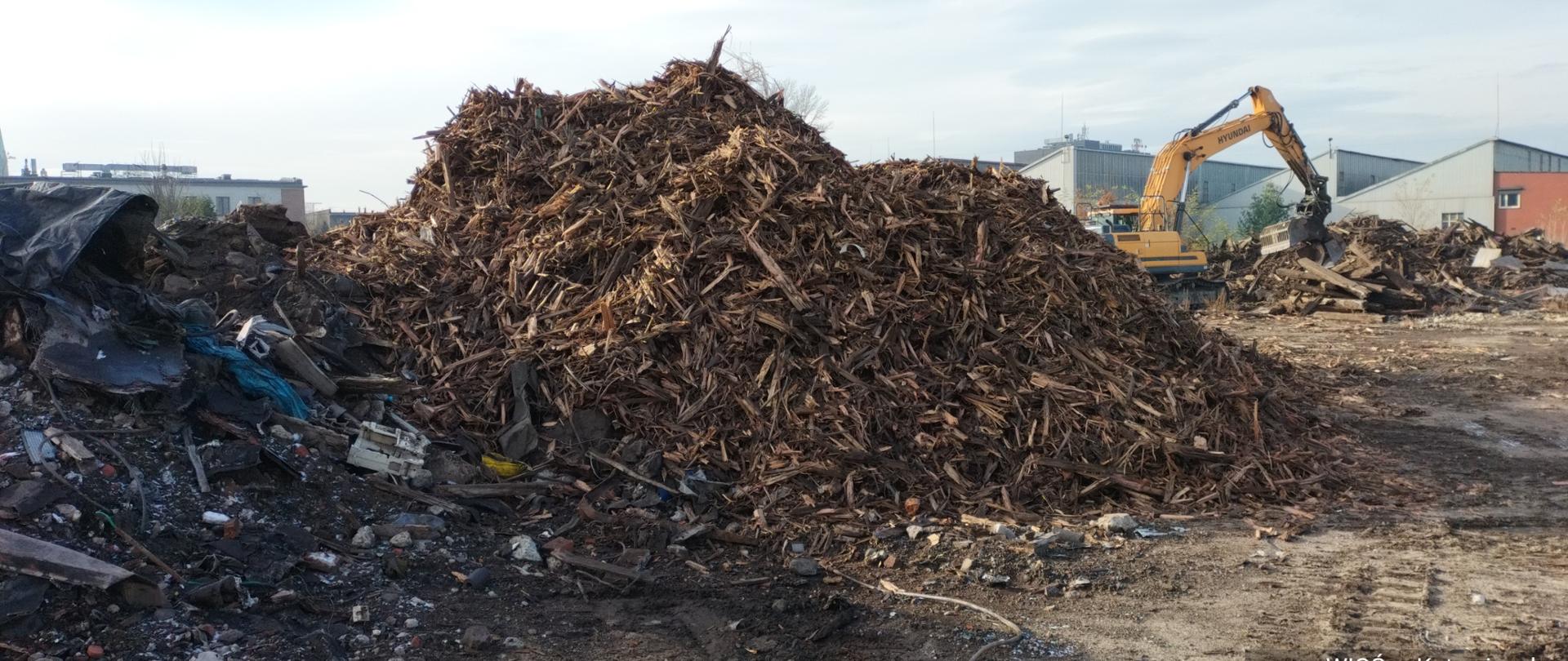 Podkłady kolejowe na terenie byłej stalowni Huty Baildon w Katowicach
