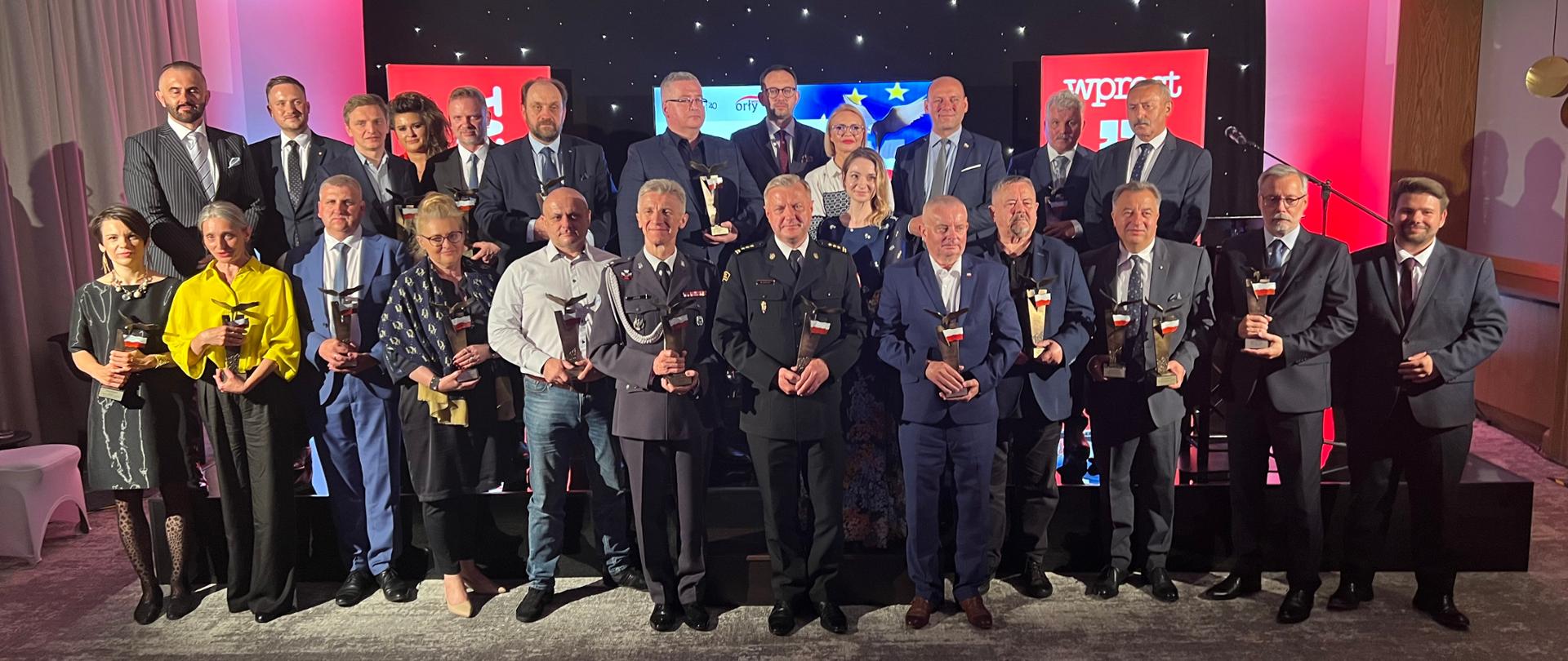 WYRÓŻNIENIE DLA KOMENDANTA POWIATOWEGO PSP W CZARNKOWIE