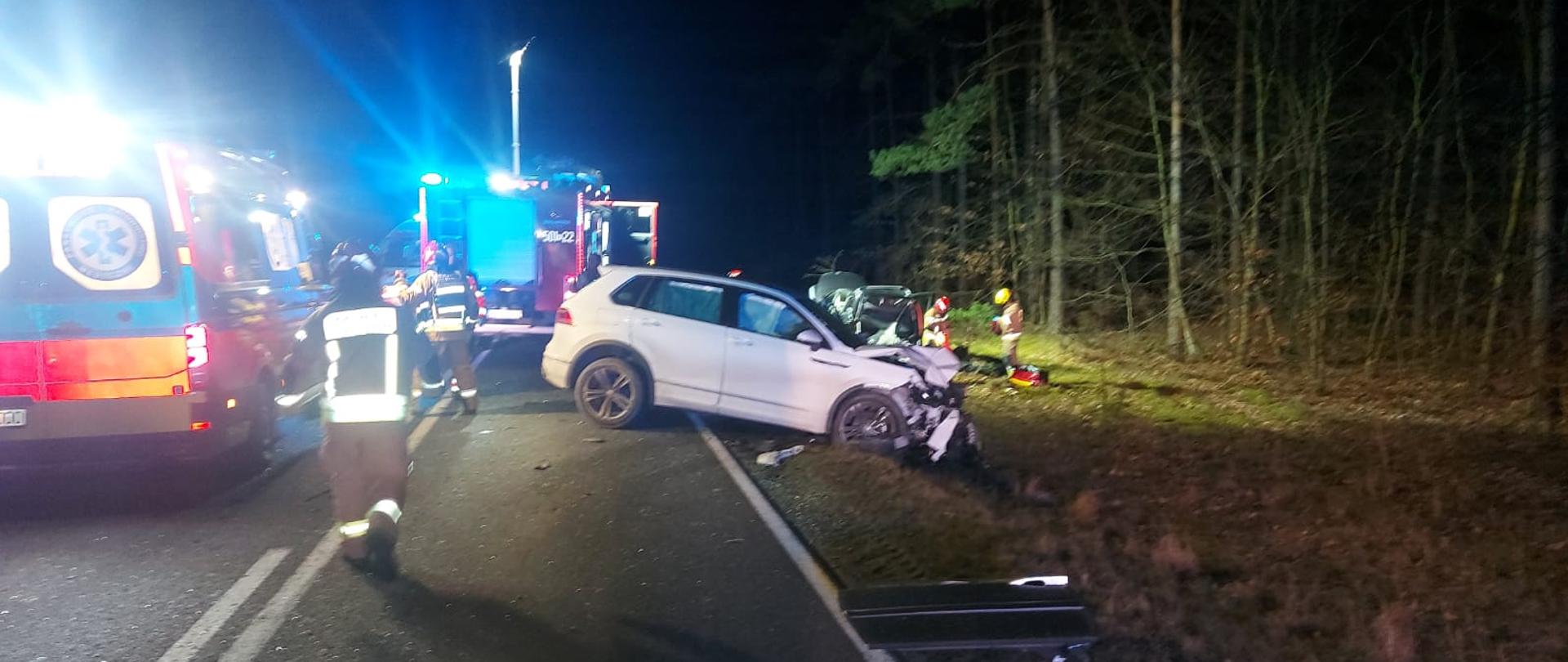 Zderzenie dwóch pojazdów na drodze wojewódzkiej nr 182