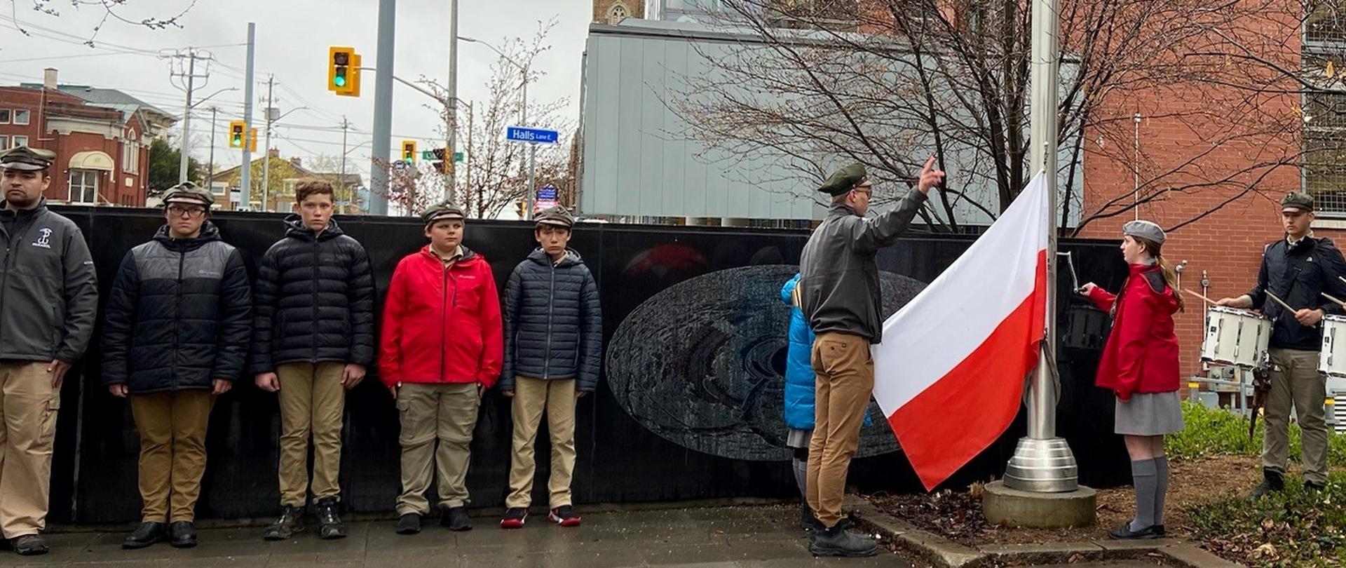 Podniesienie flagi w Kitchener