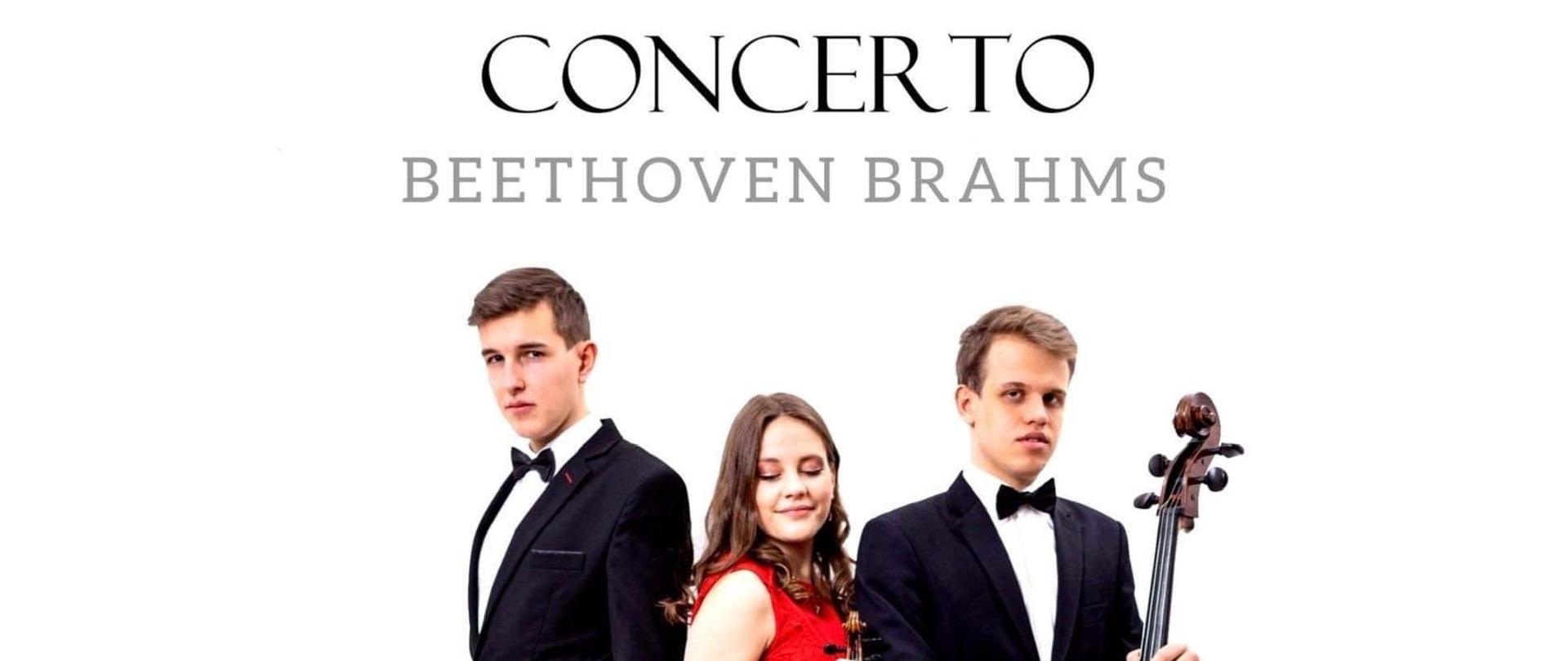 Na białym tle w centralnej części zdjęcie trojga młodych muzyków z instrumentami. W górnej części nazwa zespołu oraz nazwiska kompozytorów. U dołu imiona i nazwiska wykonawców oraz informacja o dacie, godzinie i miejscu wydarzenia.