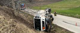 Wypadek autocysterny w miejscowości Kózki.