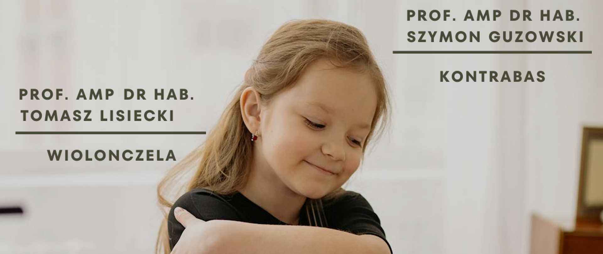 Plakat Regionalnych warsztatów wiolonczelowo-kontrabasowych w dniach 26 i 27 marca 2024. Tłem plakatu jest zdjęcie dziewczynki siedzącej na krześle i przytulającej gryf i górny korpus wiolonczeli. Dziewczynka delikatnie się uśmiecha, ubrana jest w czarną sukienkę z krótkim rękawkiem, na stopach ma białe skarpetki. W dole plakatu znajduje się logo Centrum Edukacji Artystycznej. 