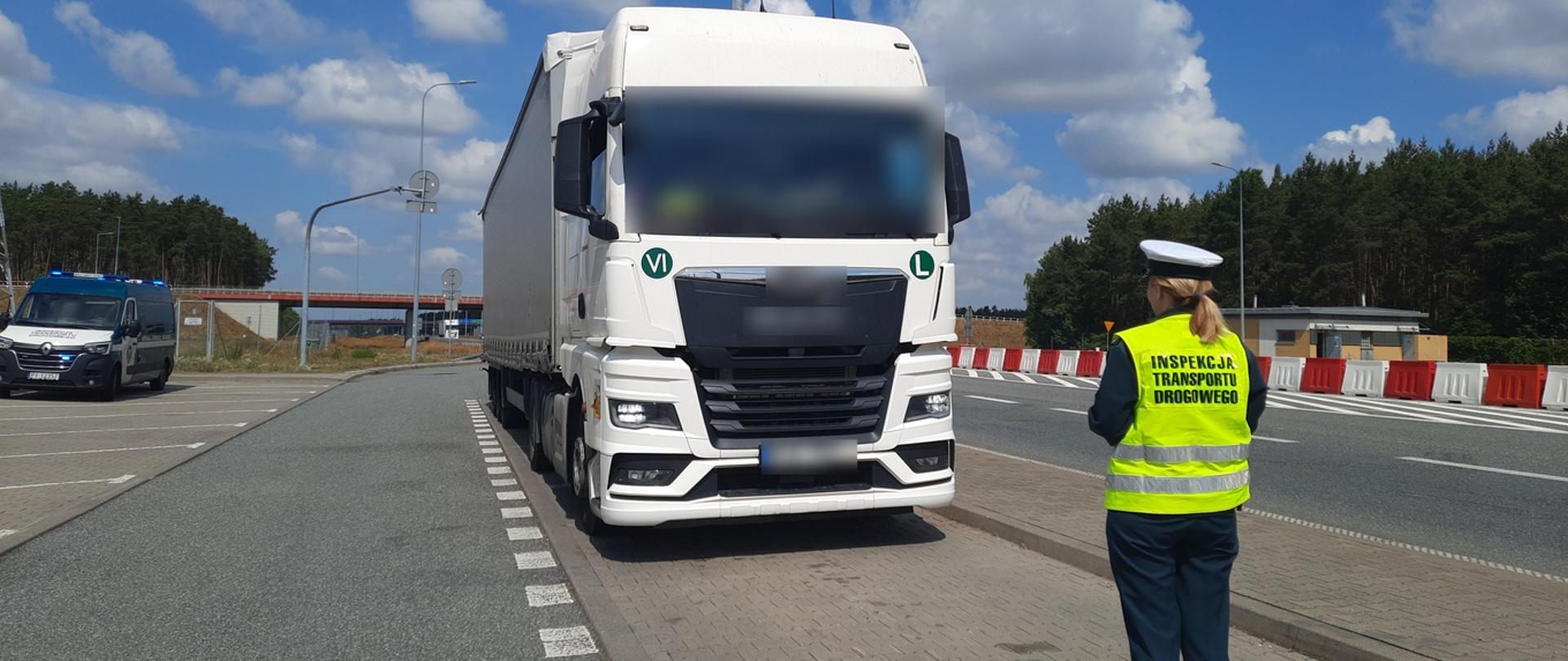 Kierowca w kontrolowanych 29 dniach pracy nie wykonał żadnego regularnego odpoczynku tygodniowego