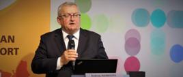Minister infrastruktury Andrzej Adamczyk podczas wystąpienia w trakcie konferencji Europejskiej Rady Bezpieczeństwa Transportu