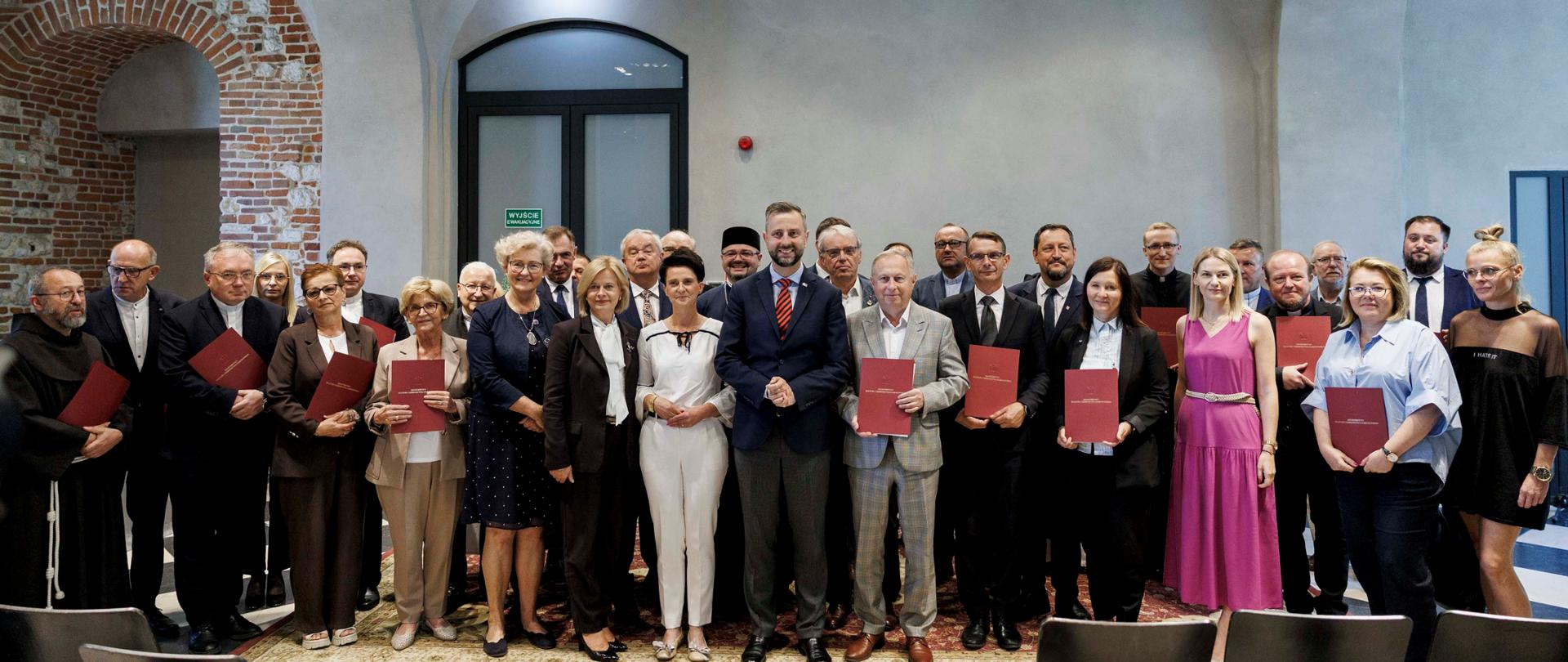 Wręczyliśmy promesy beneficjentom programu „Ochrona zabytków” z woj. małopolskiego, fot. Małopolski Urząd Wojewódzki w Krakowie