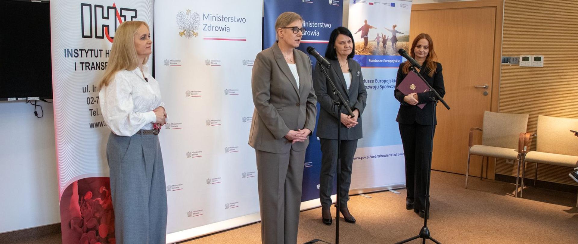 zdjęcie z konferencji prasowej w Instytucie Hematologii i Transfuzjologii