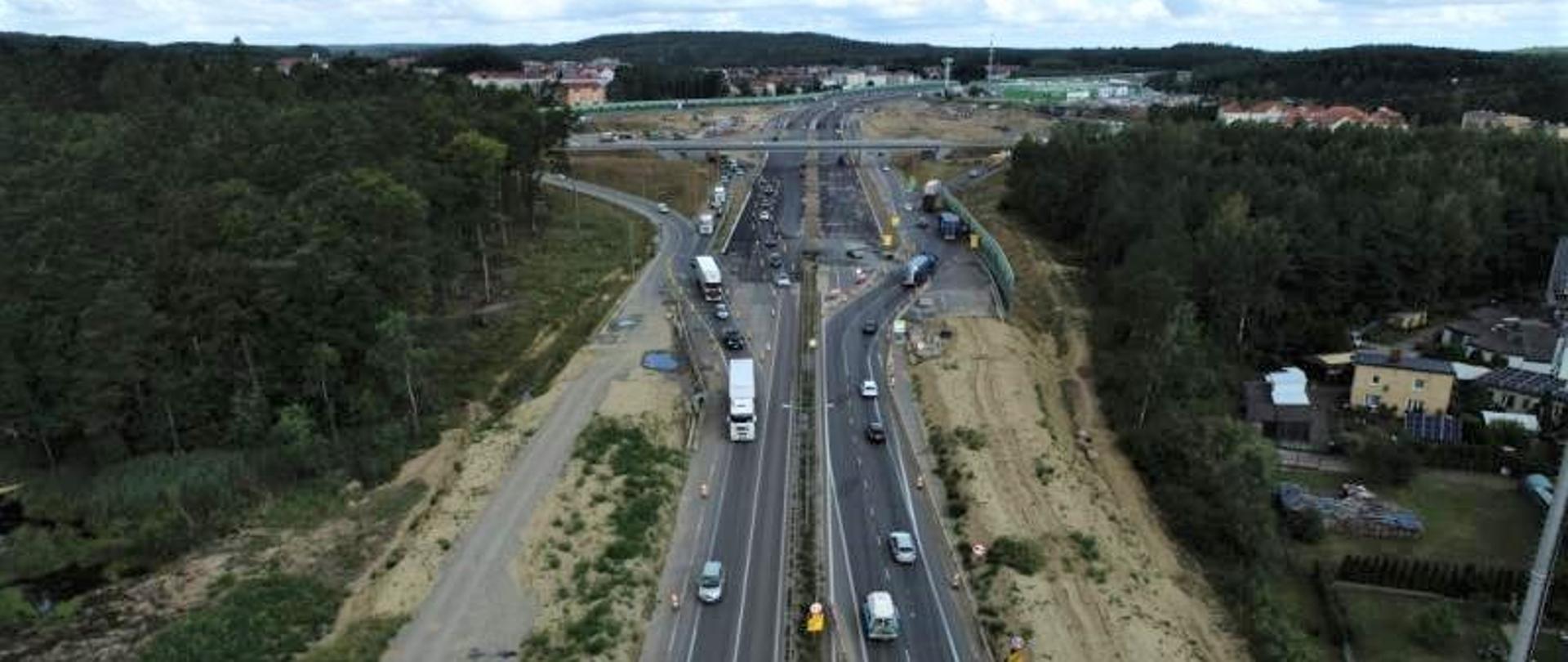 Zdjęcie przedstawia widok z góry na budowany węzeł Gdynia Wielki Kack.