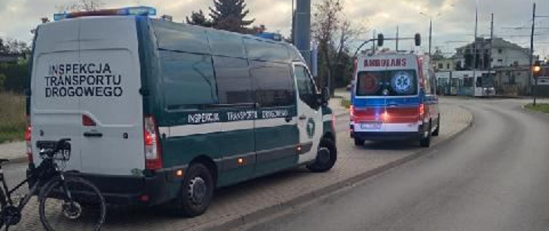 Udzielenie pierwszej pomocy przedmedycznej kobiecie potrąconej na przejściu dla pieszych