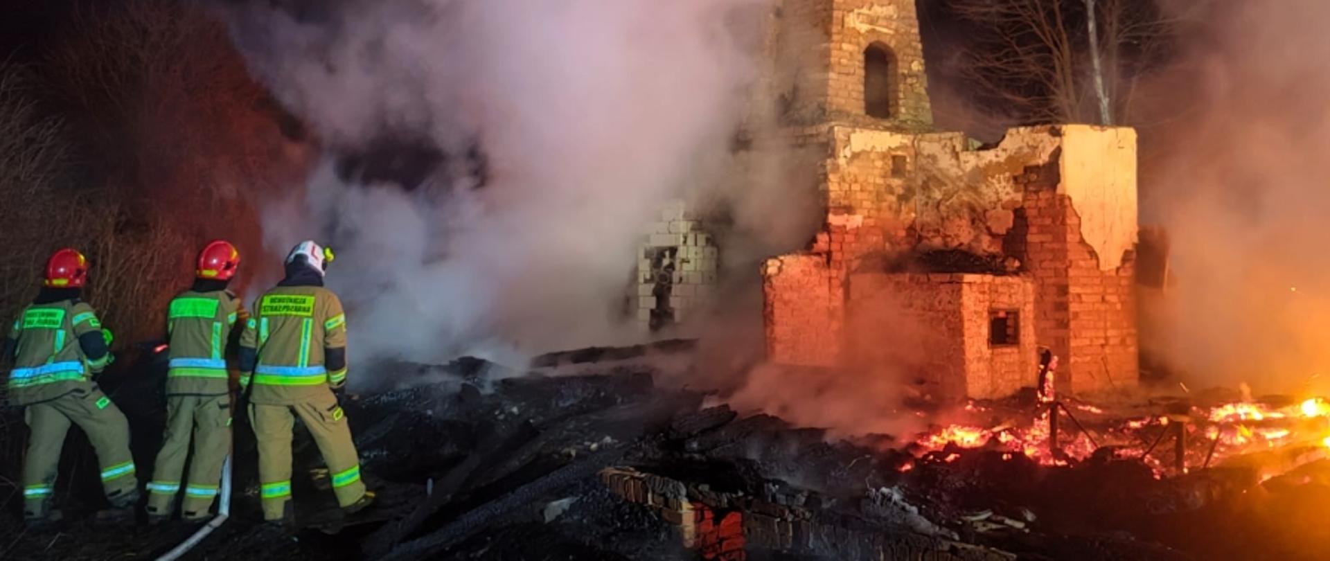 Pożar pustostanu w Pieczyskach Iłowskich