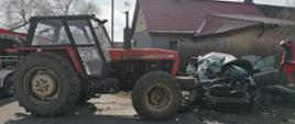 Wypadek samochodu osobowego oraz ciągnika rolniczego w Studzieńcu
