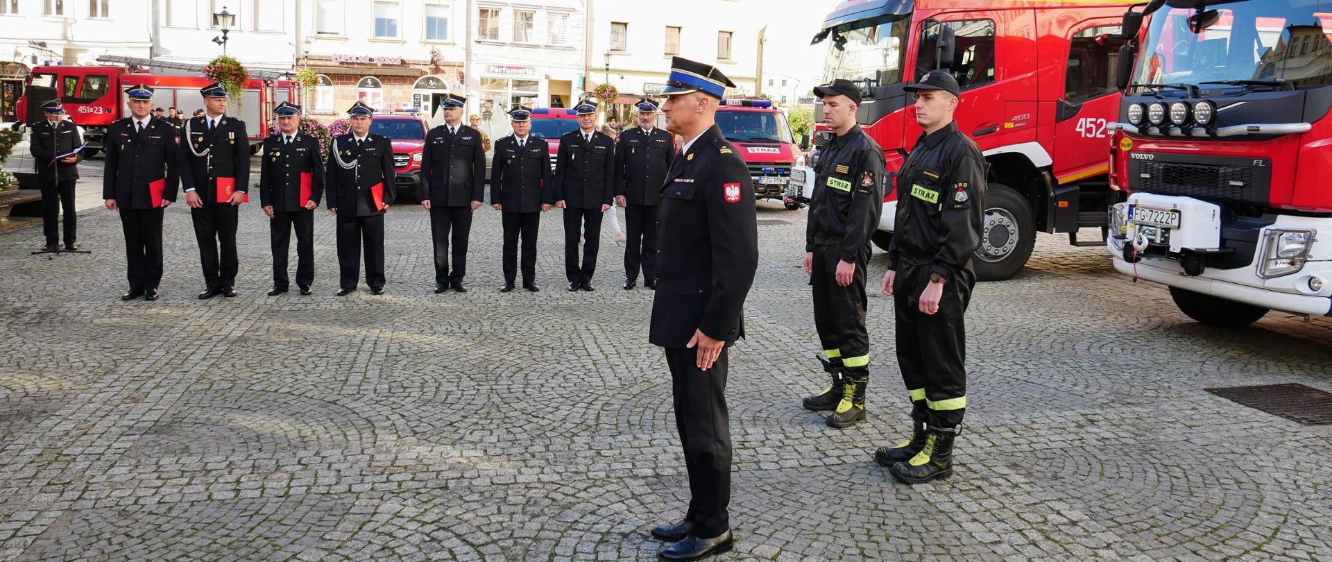 Dwa nowe pojazdy i cztery łodzie ratownicze przekazane w Żarach