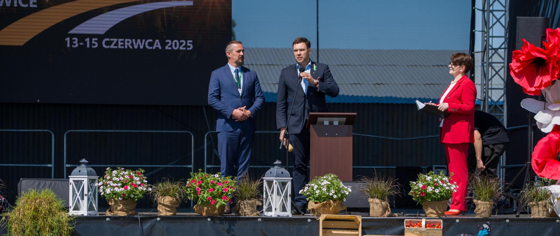 Wiceminister Adam Nowak przemawia podczas VI Krajowych Dni Pola (fot. MRiRW)