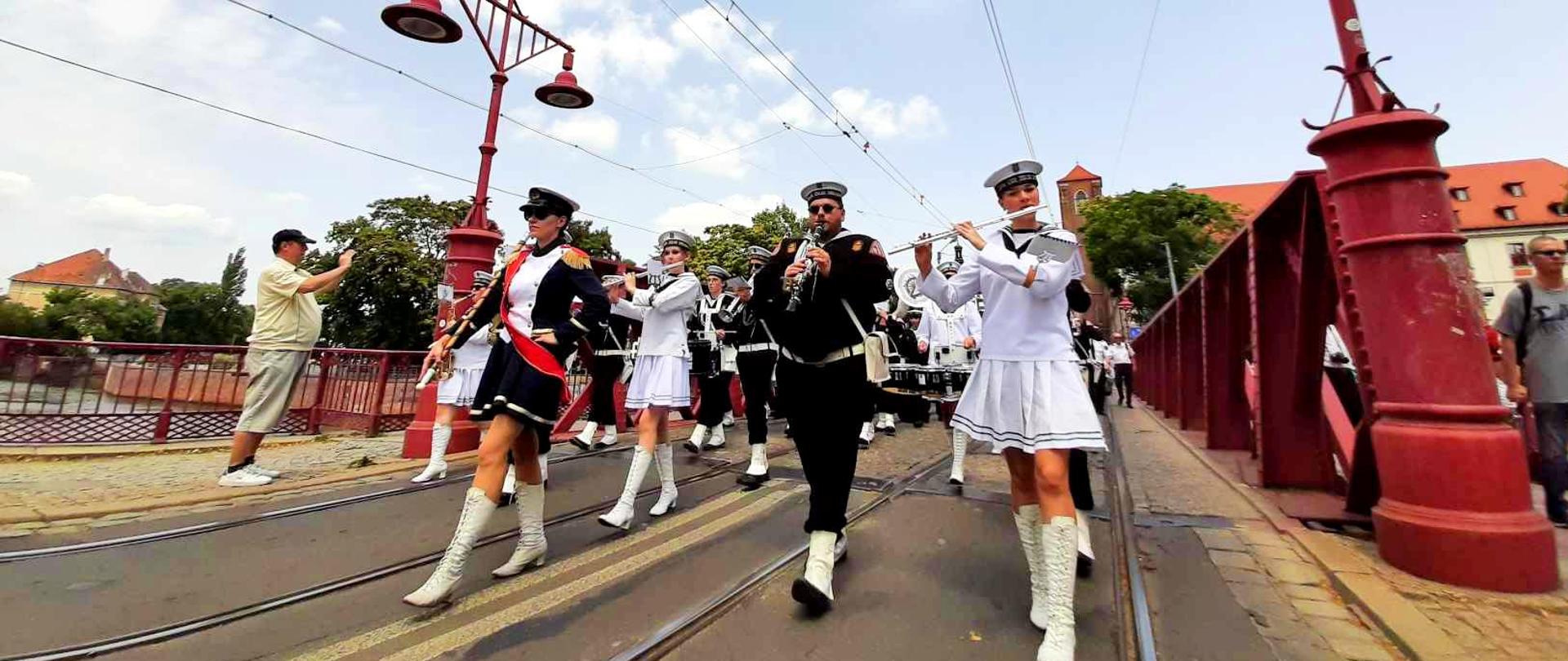 Obchody Dnia Marynarzy Rzecznych 2024 nad Odrą we Wrocławiu.