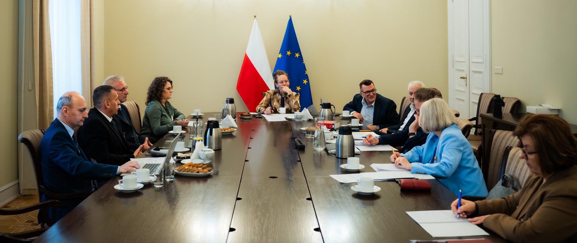 Resort Sprawiedliwości i strona społeczna o przyszłości resocjalizacji nieletnich 