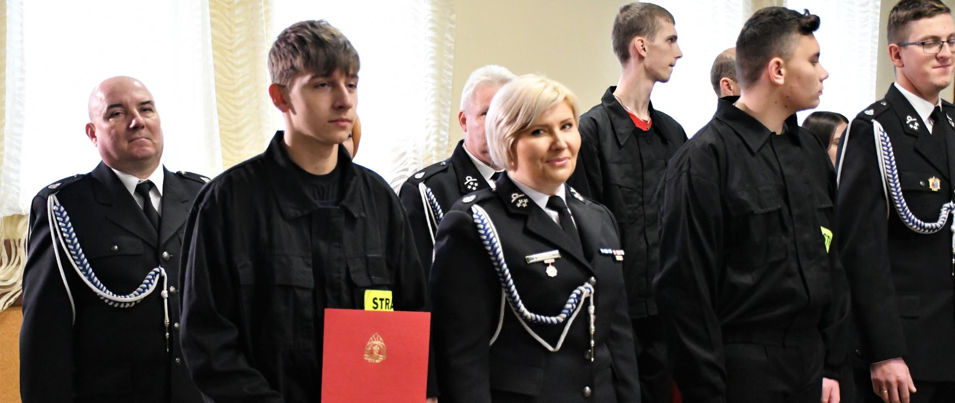 Uroczyste wręczenie promes dla Młodzieżowych Drużyn Pożarniczych z terenu powiatu sochaczewskiego