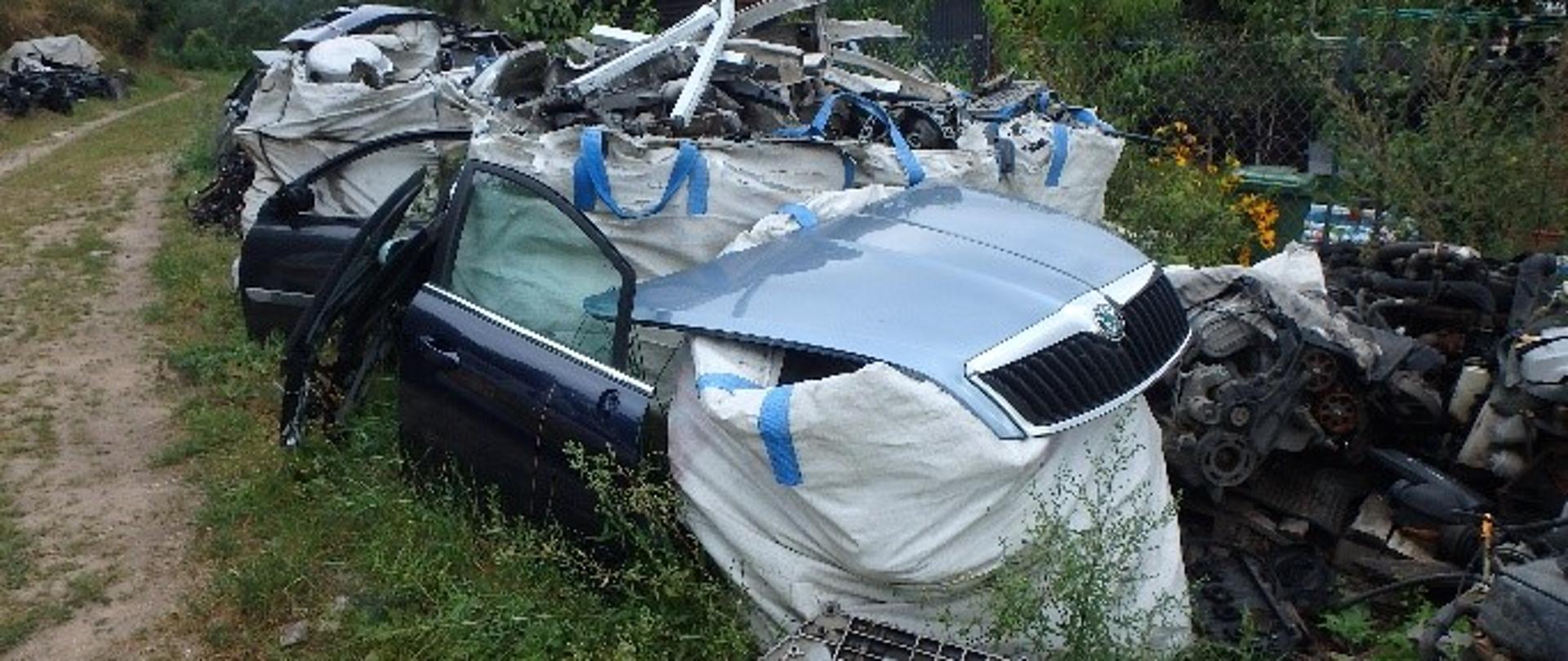 Elementy karoserii, silniki oraz inne części pochodzące z demontażu pojazdów.