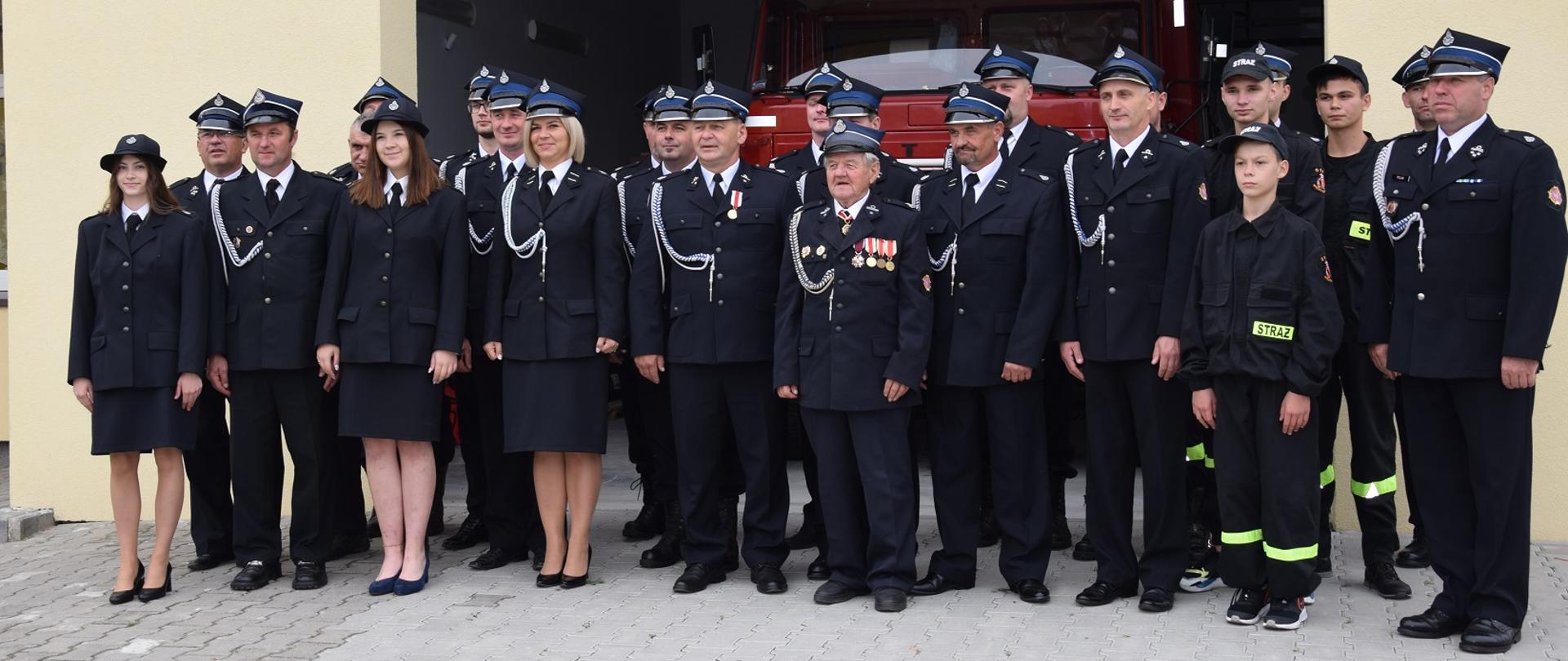 Nadanie sztandaru oraz otwarcie nowej remizy dla OSP Wielkie Radowiska