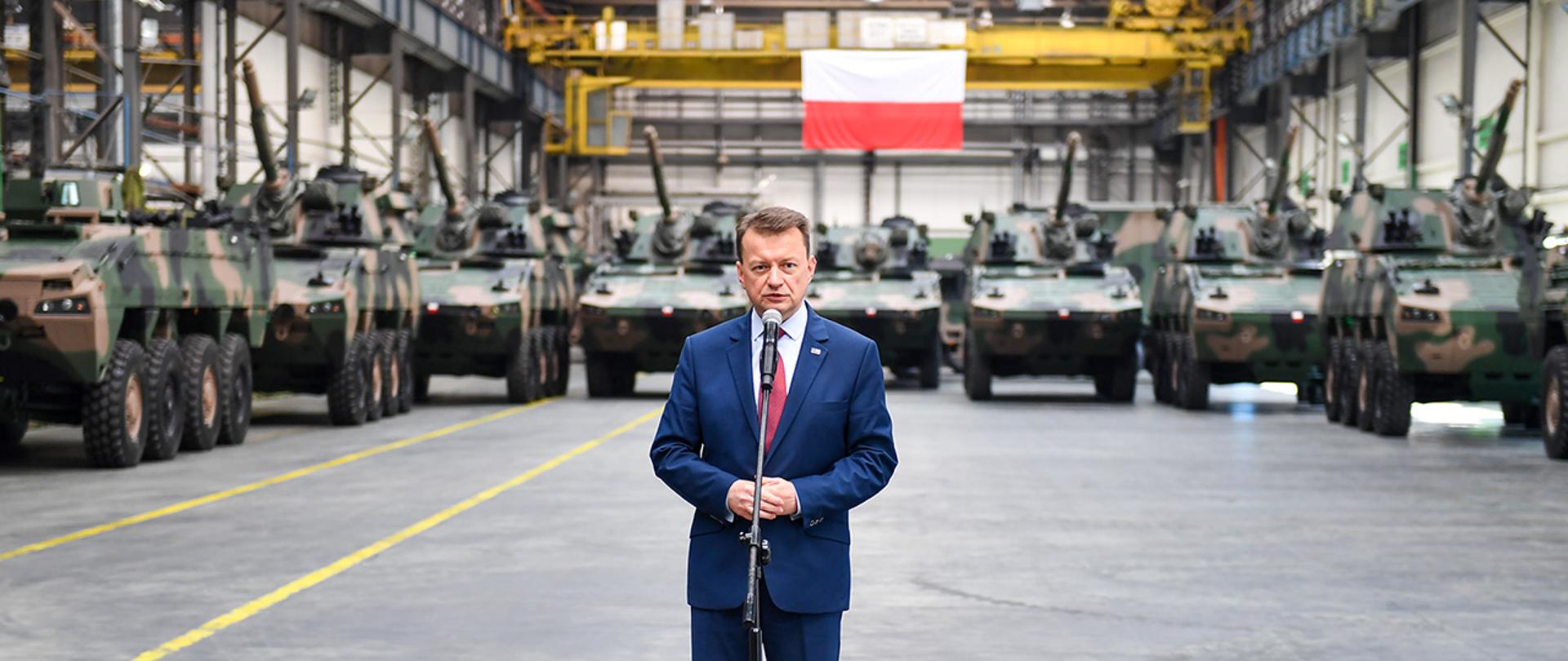 11 października br., w Hucie Stalowa Wola S.A., Mariusz Błaszczak, minister obrony narodowej wziął udział w uroczystości podpisania umowy na dostawy dwóch Kompanijnych Modułów Ogniowych 120 mm samobieżnych moździerzy RAK. 