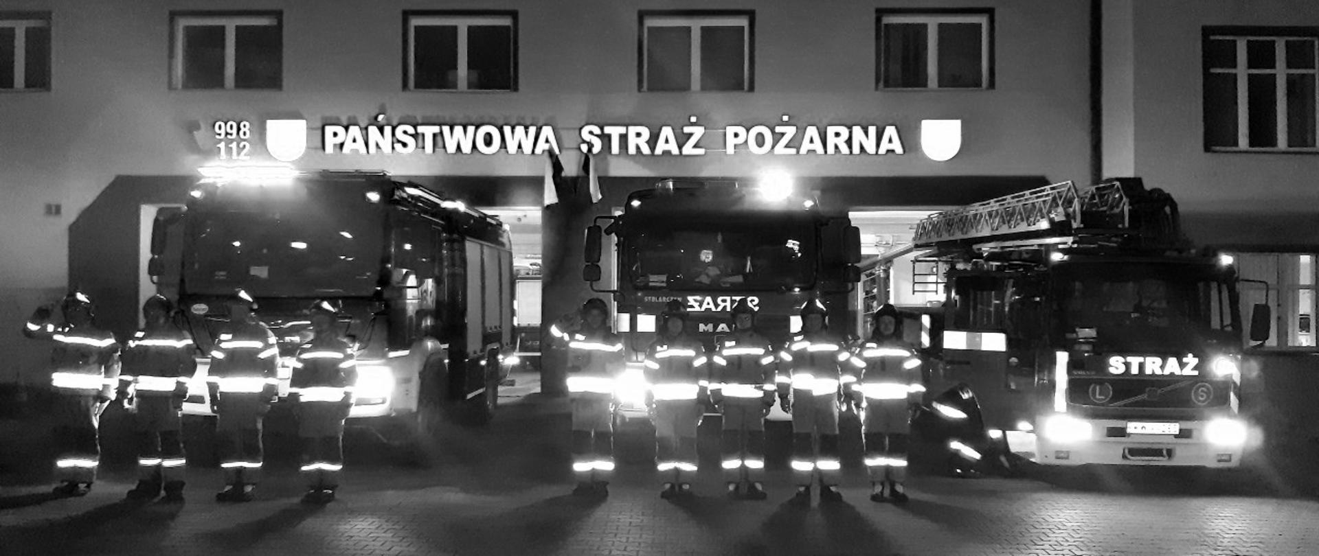 Strażacy oddają hołd tragicznie zmarłym Druhom z OSP Czernikowo