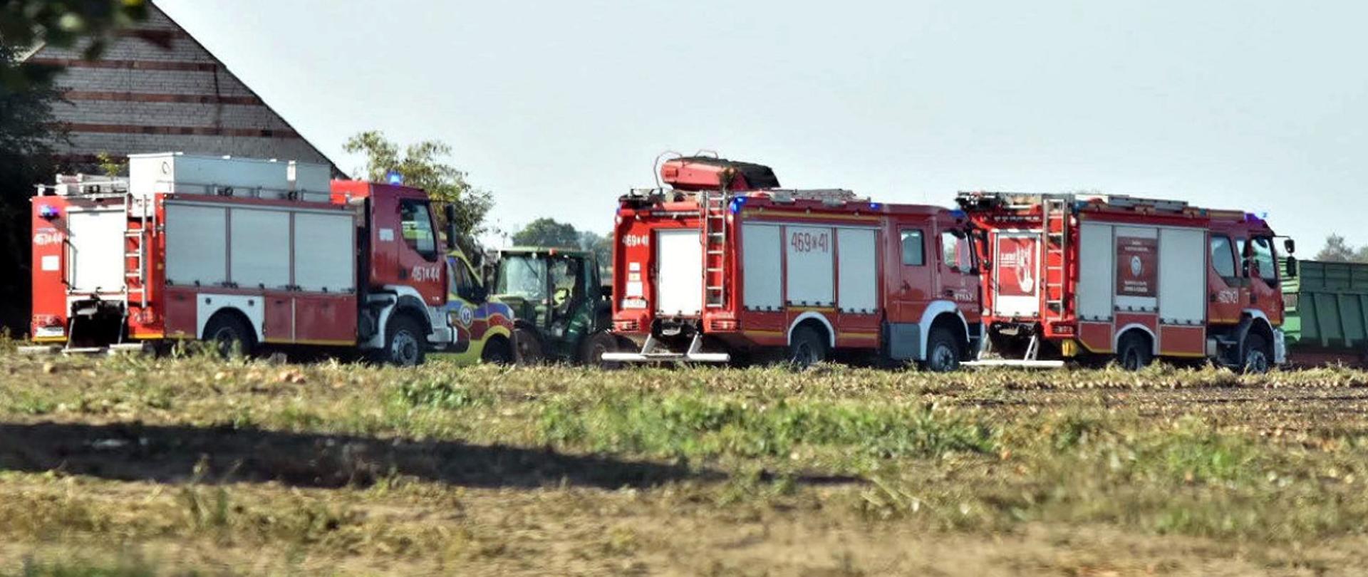 Zastępy PSP, OSP i ZRM na miejscu zdarzenia 