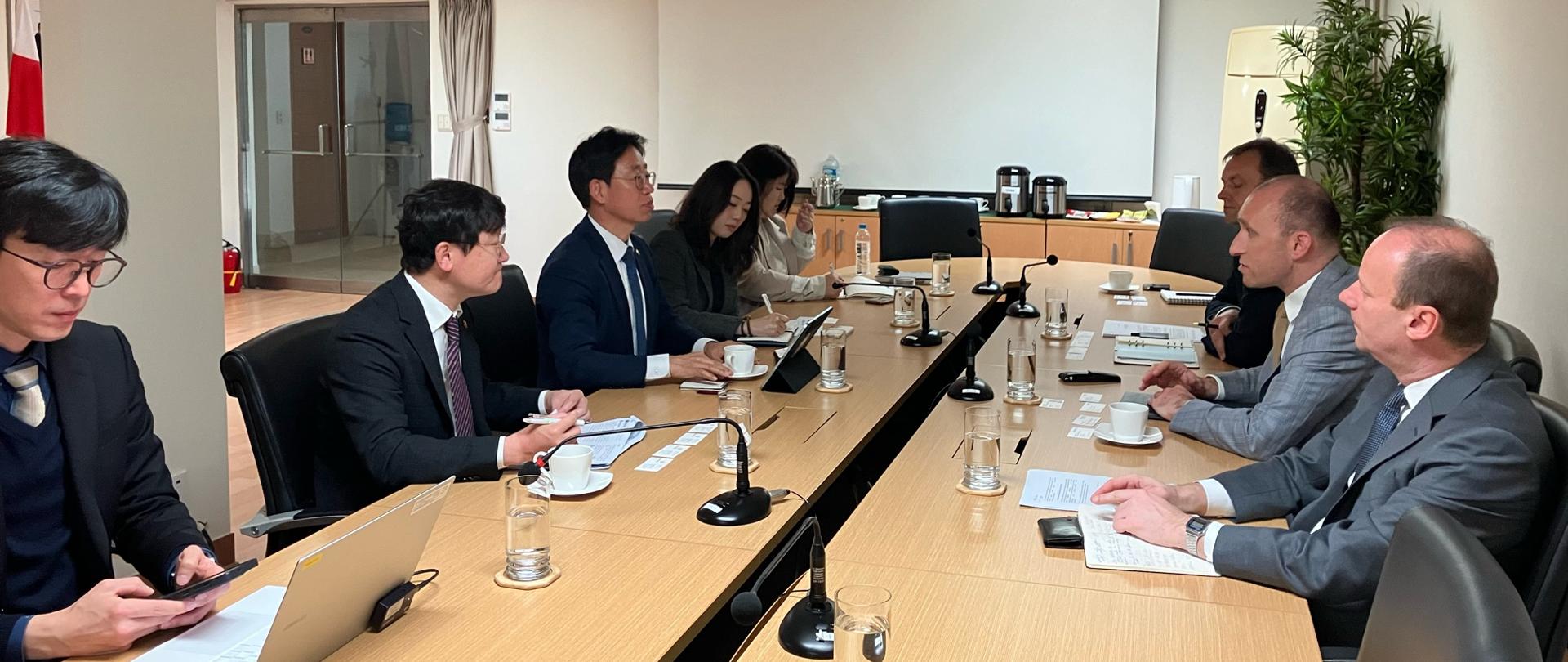 Spotkanie Ambasadora Bartosza Wiśniewskiego z szefem KASA