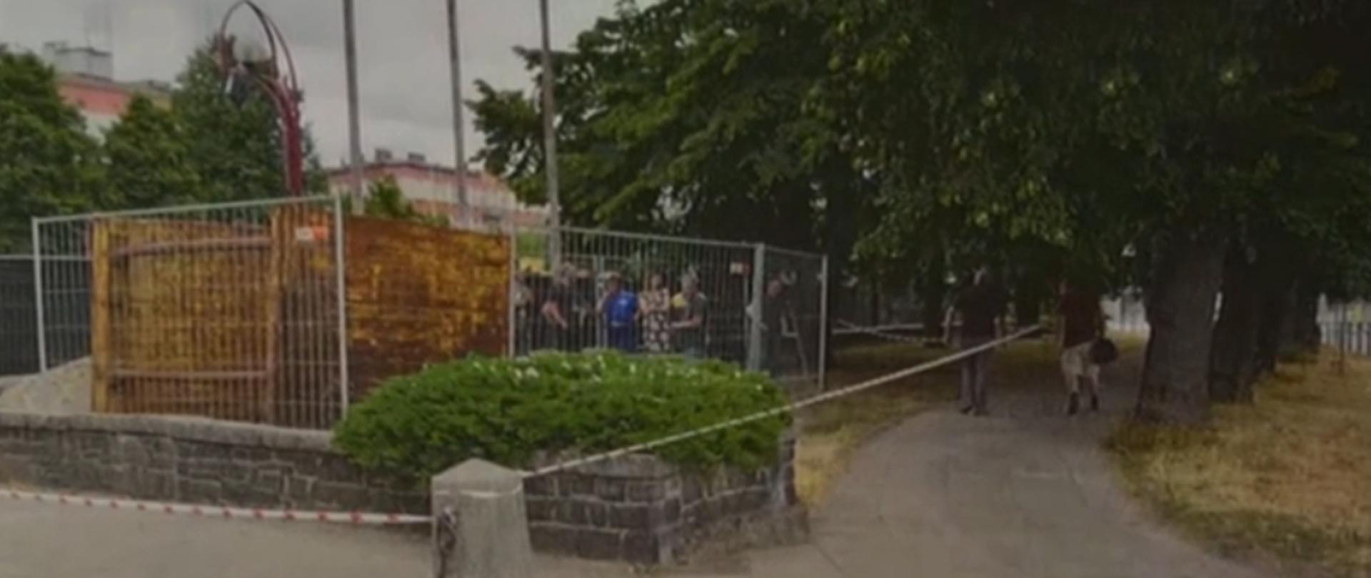 Ekshumacja w centrum miasta