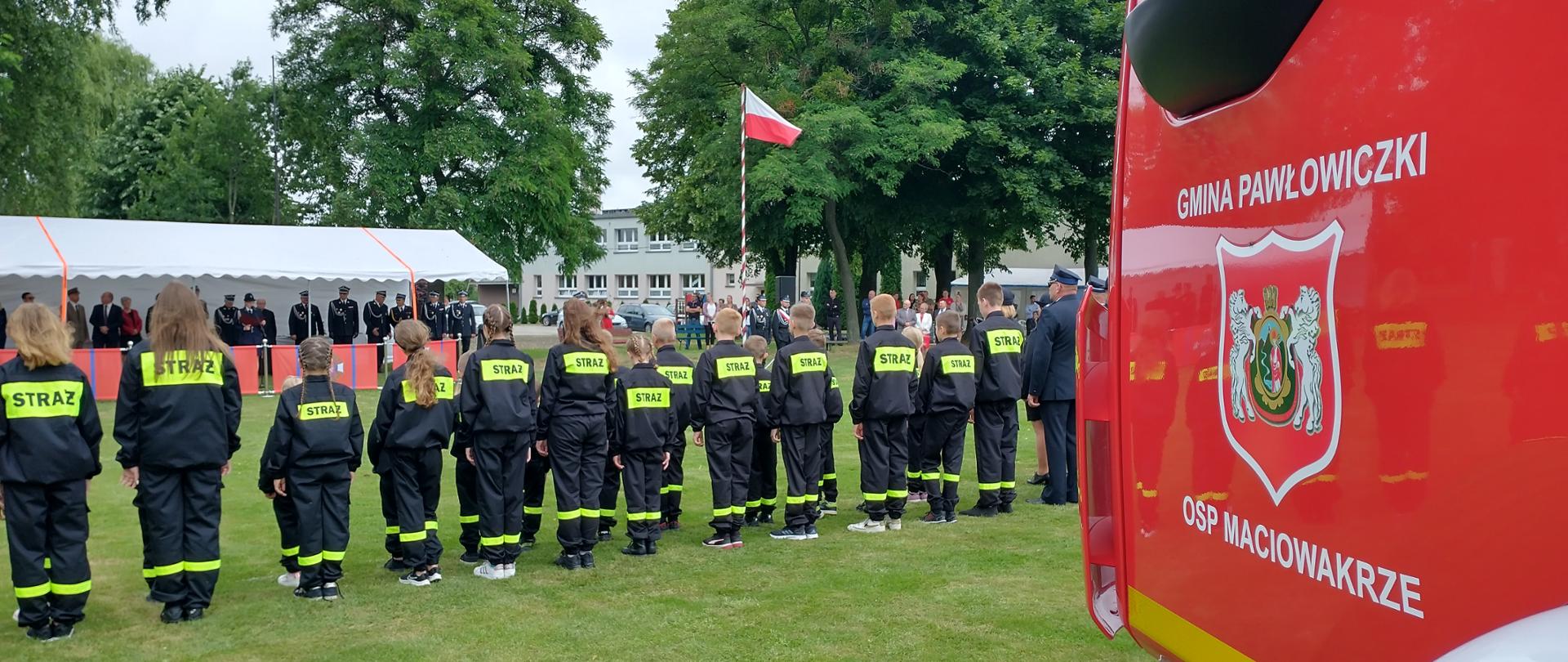 Uroczysta zbiórka z okazji obchodów 135-lecia istnienia jednostki OSP Maciowakrze - Młodzieżowe i Dziecięce Drużyny Pożarnicze OSP Maciowakrze