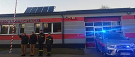 Strażacy podczas oddawania hołdu