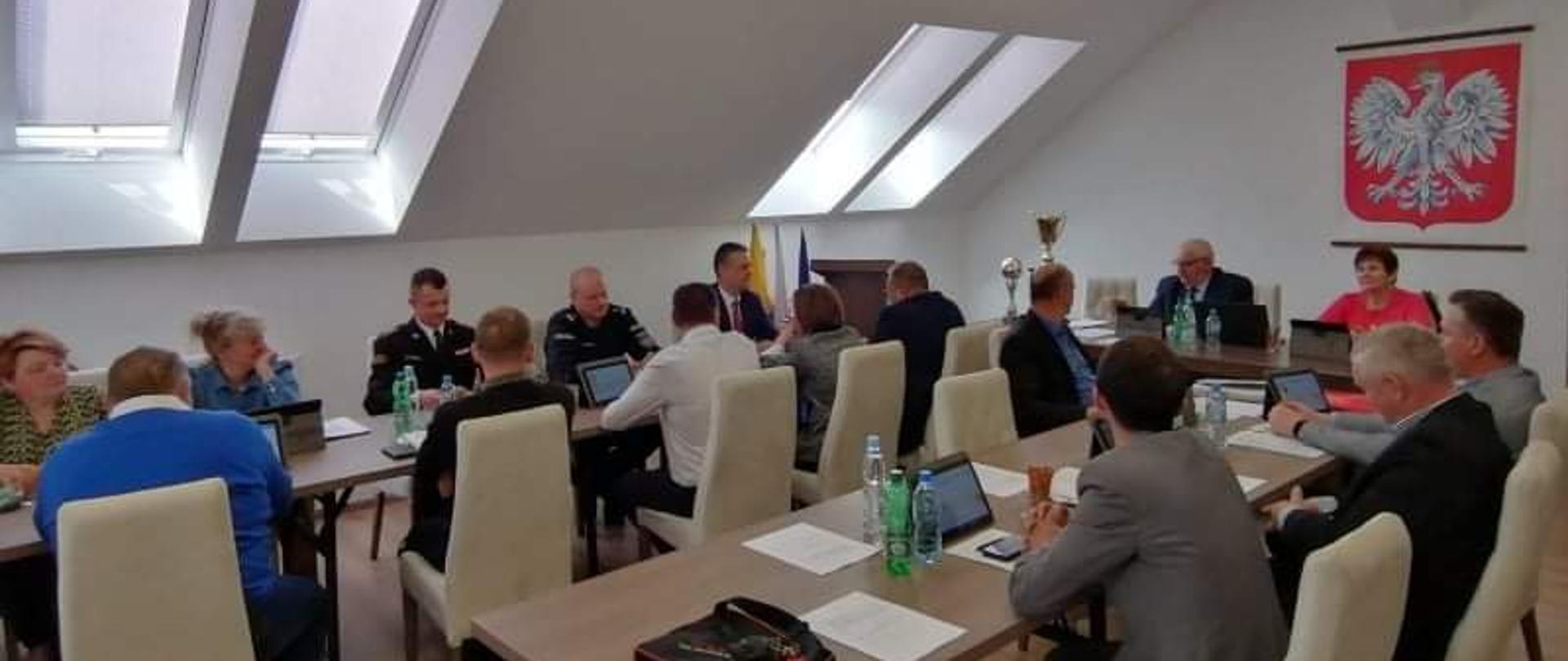 Informacje o bezpieczeństwie podczas Sesji Rady Miejskiej w Opatowcu-powiat kazimierski