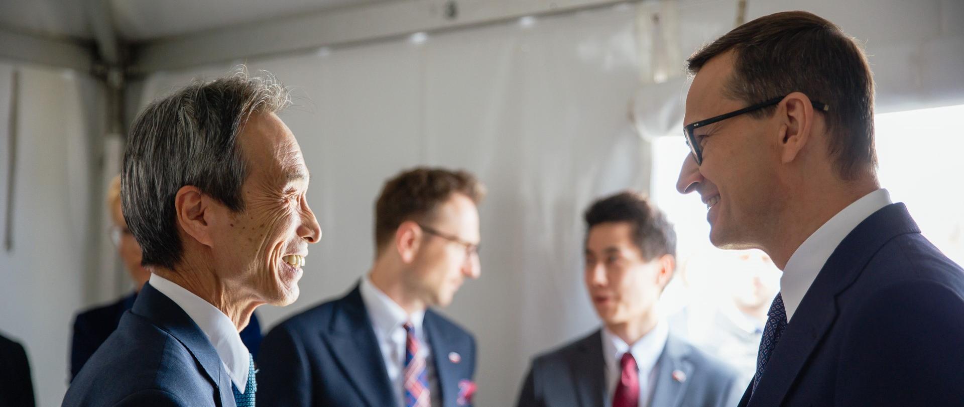 Premier Mateusz Morawiecki i prezes DAIKIN w Łódzkiej Specjalnej Strefie Ekonomicznej.