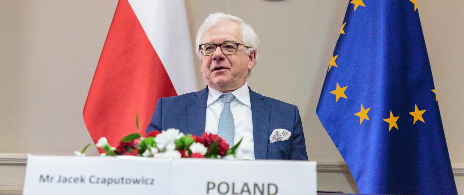 Video conference on digital technology in context of COVID-19 pandemic