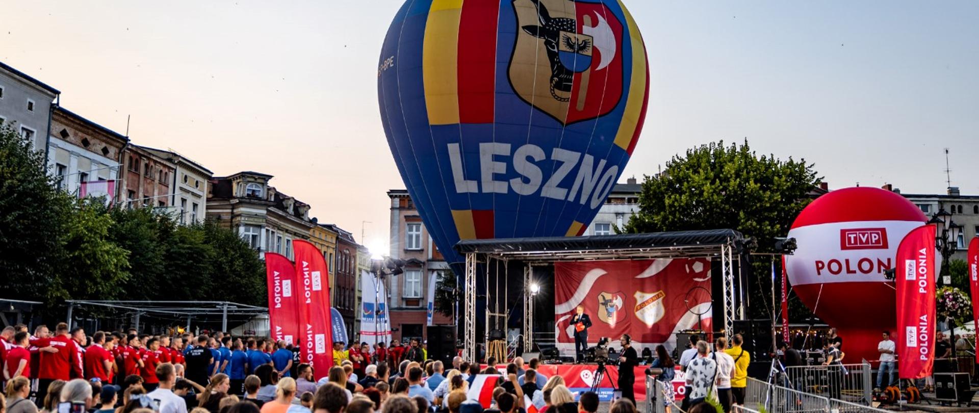 Ceremonia otwarcia II Mistrzostw Europy Drużyn Polonijnych w Piłce Nożnej w Lesznie.