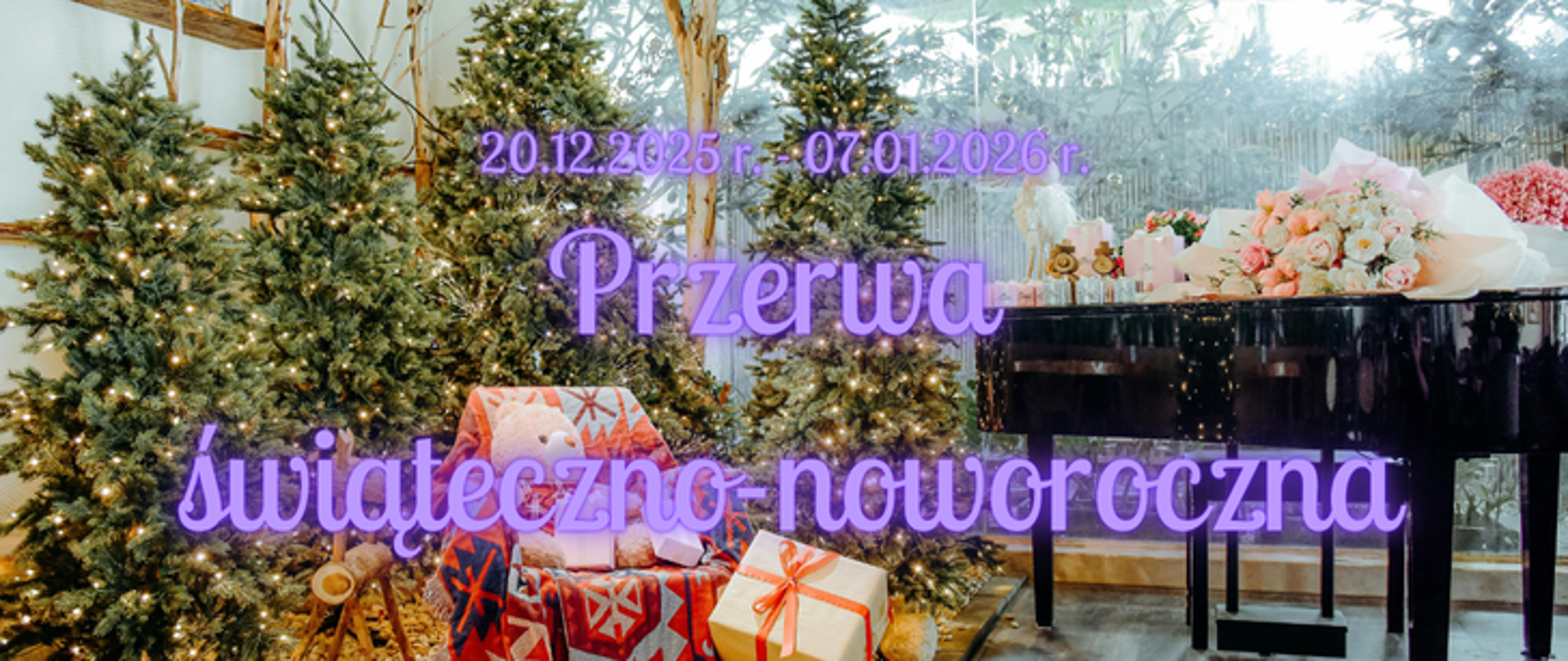 Zdjęcie przedstawia napis Przerwa świąteczno-noworoczna