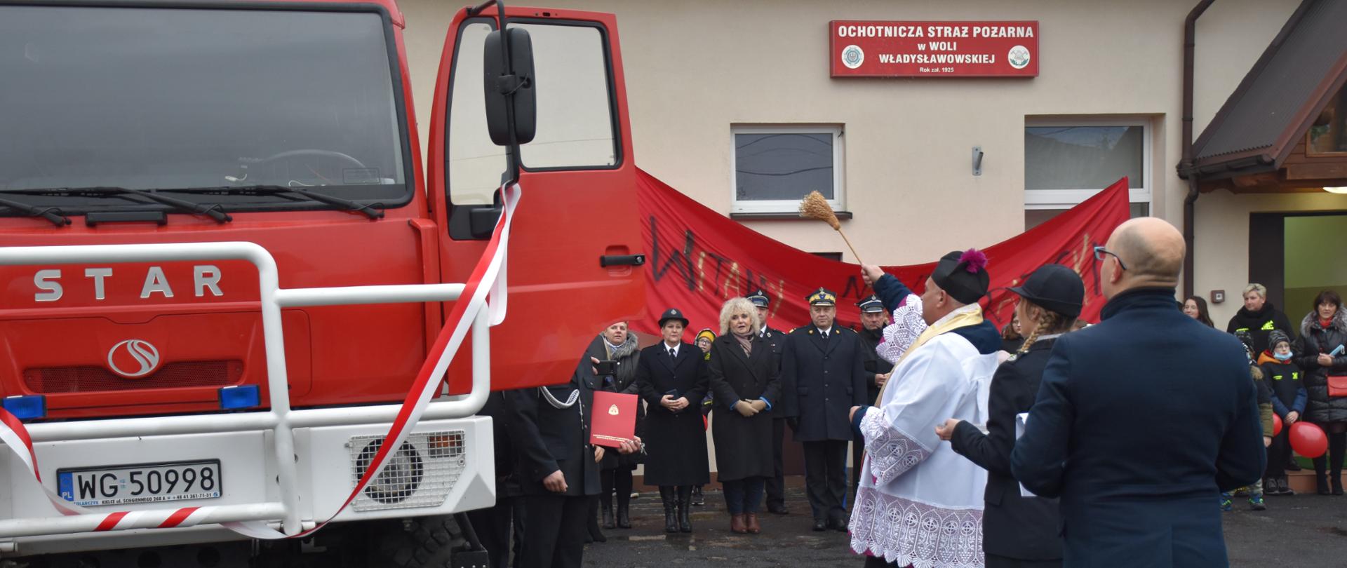 Uroczyste przekazanie samochodu ratowniczo-gaśniczego dla OSP w Woli Władysławowskiej