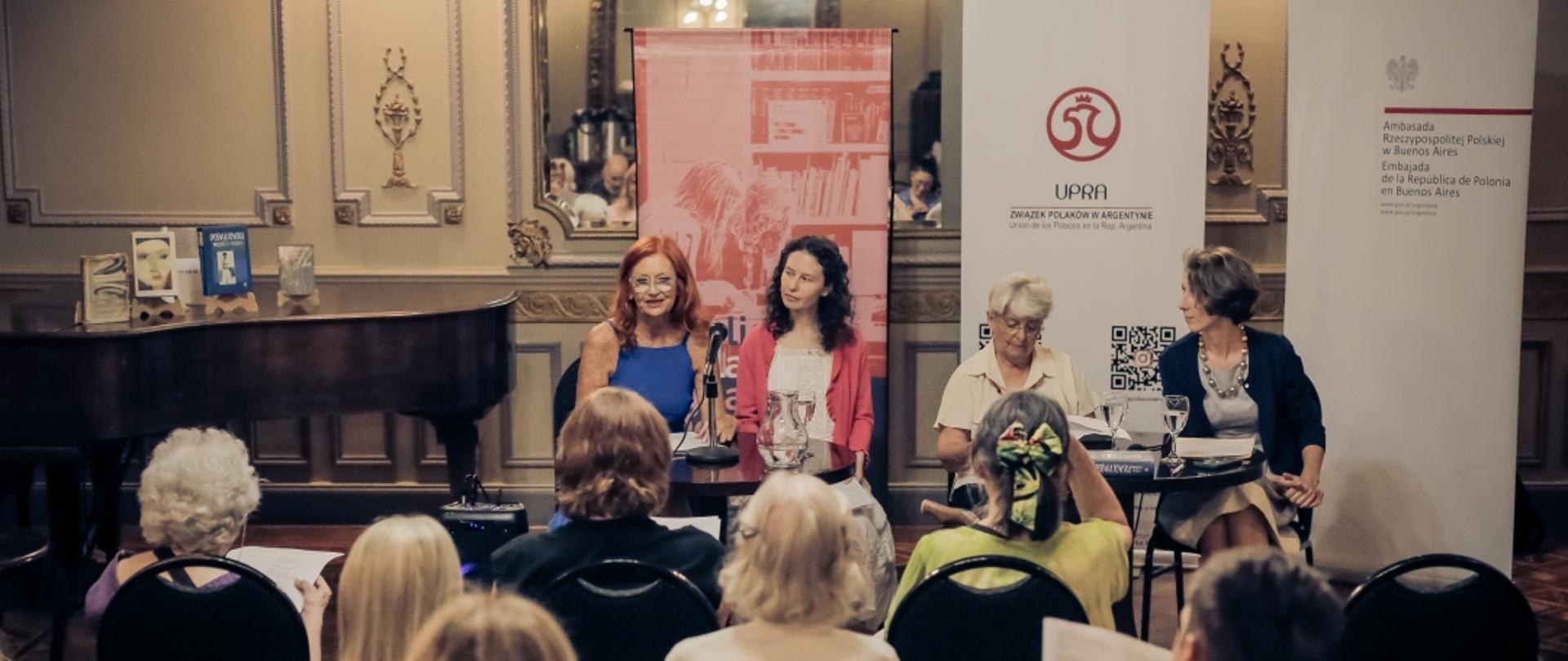 kobiety i publiczność