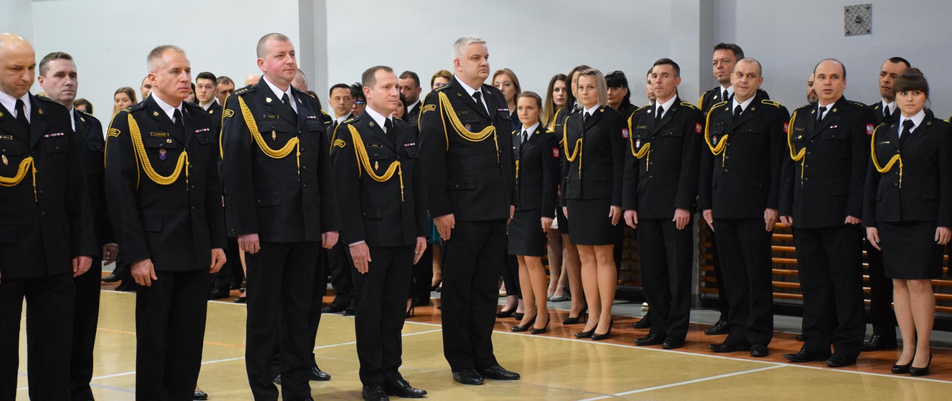 Uroczysta zbiórka w Komendzie Wojewódzkiej PSP w Katowicach 