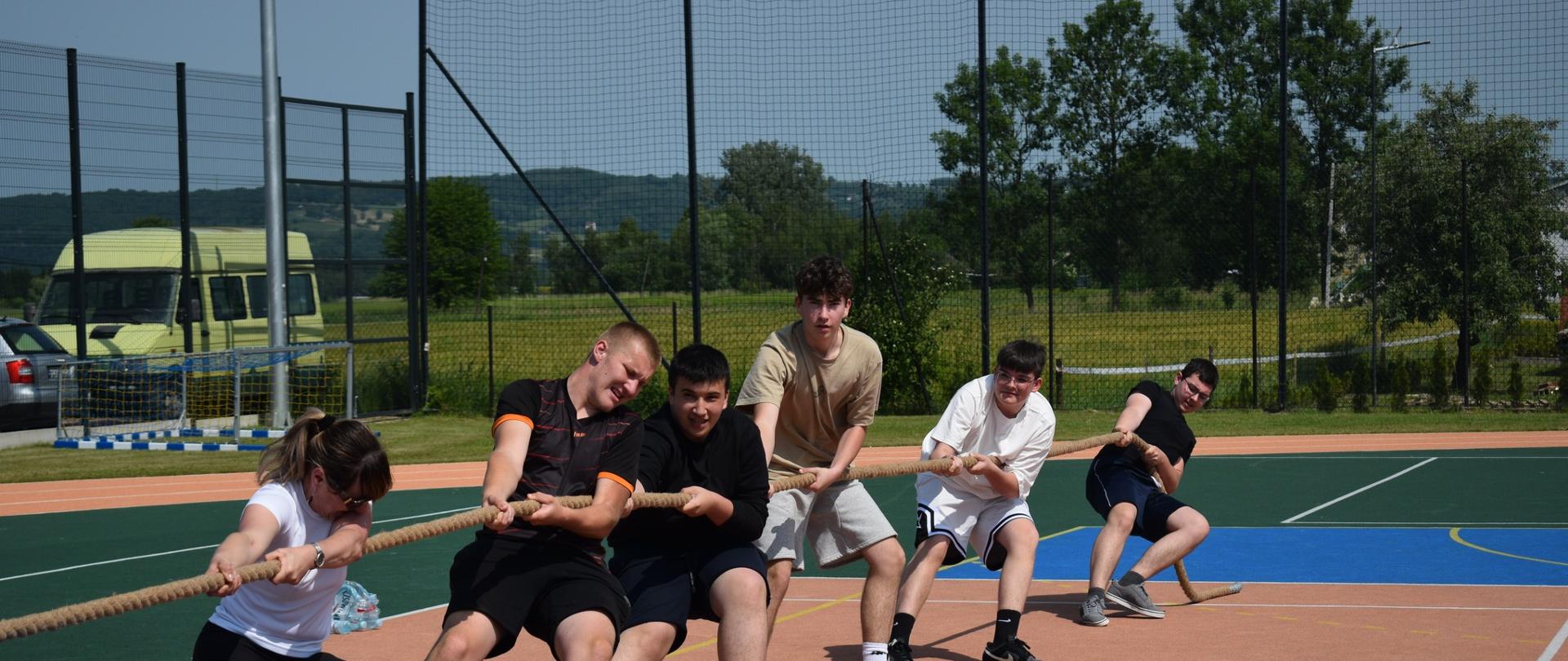 Dzień sportu 2025 w ZSCKR w Brzostku