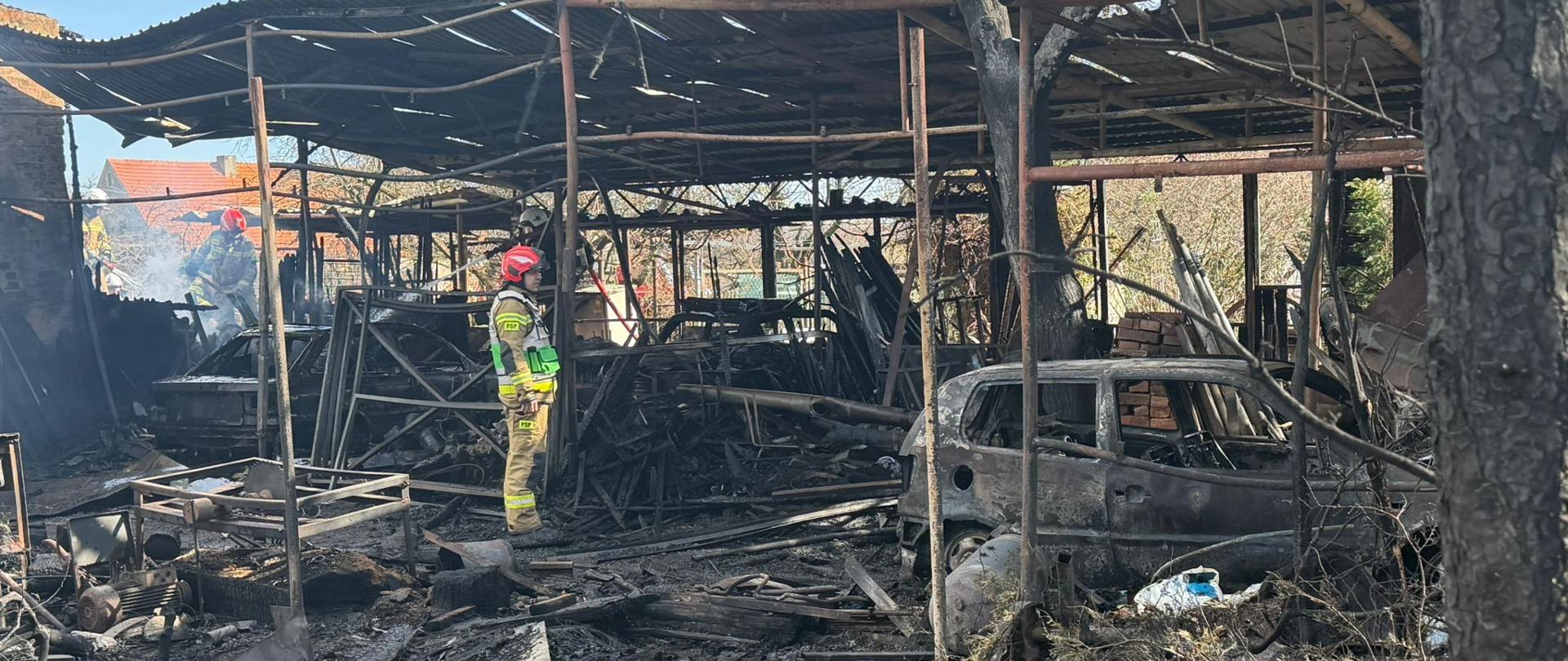 Pożar zabudowań gospodarczych w Wiadrowie