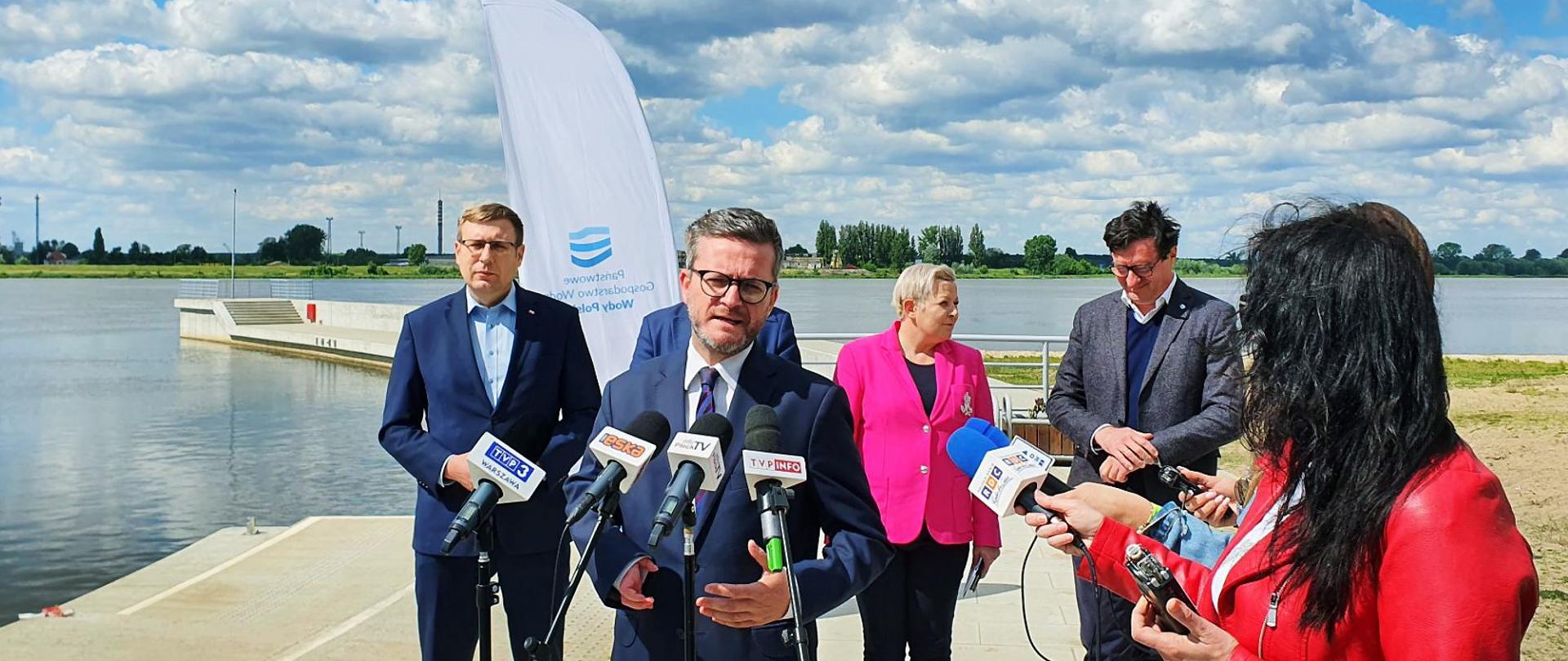 31 maja 2021 r. wiceminister infrastruktury Grzegorz Witkowski przedstawił zrealizowane i zaplanowane działania zwiększające ochronę przeciwpowodziową na Wiśle