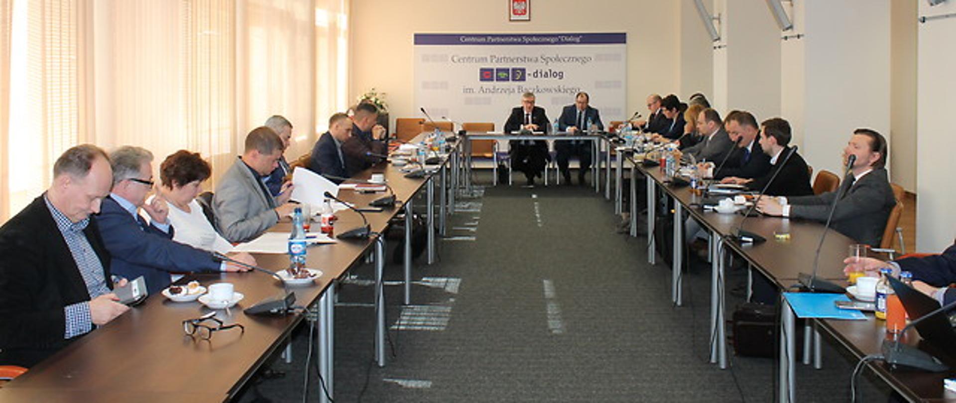 O handlu w niedziele w CPS Dialog.