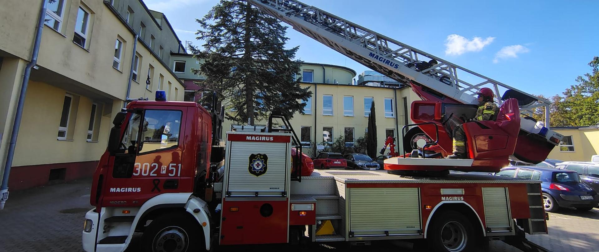 Drabina mechaniczna z JRG2 Poznań podczas działań